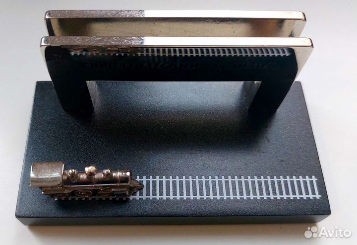 Оригинальная визитница-паровоз