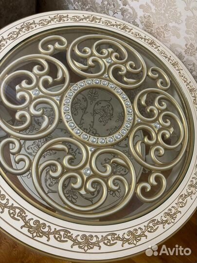 Журнальный столик