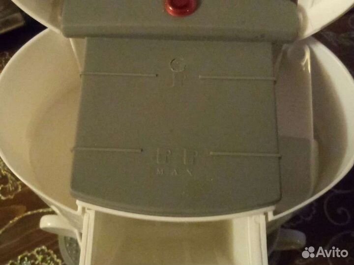 Кофеварка first