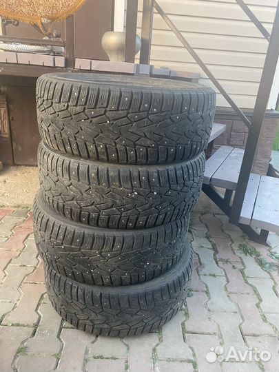 Nokian Tyres Hakkapeliitta 7 215/60 R16 и 215/60 R16