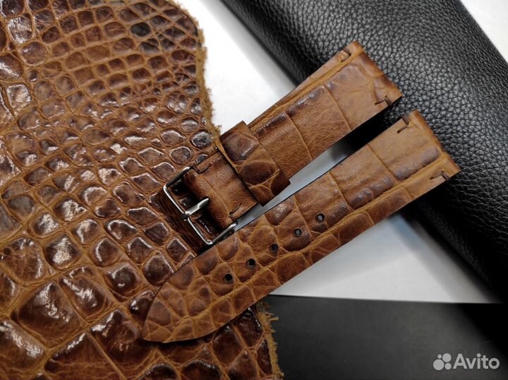 Кожаное изделие рыжее