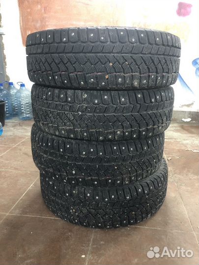 Viatti Brina Nordico V-522 205/60 R16 92T