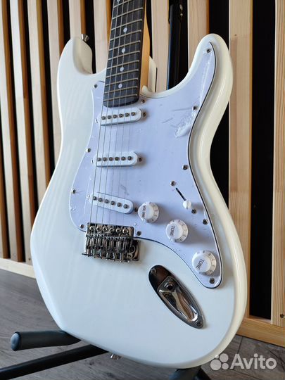 Электрогитара fender stratocaster реплика