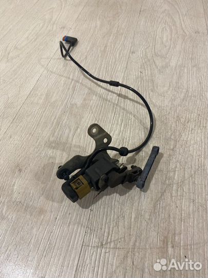 Датчик высоты дорожного просвета задний Mercedes