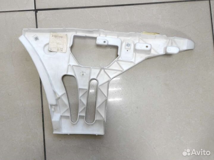 Кронштейн крепления бампера Ford Focus