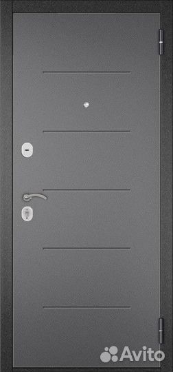 Дверь входная металлическая с зеркалом