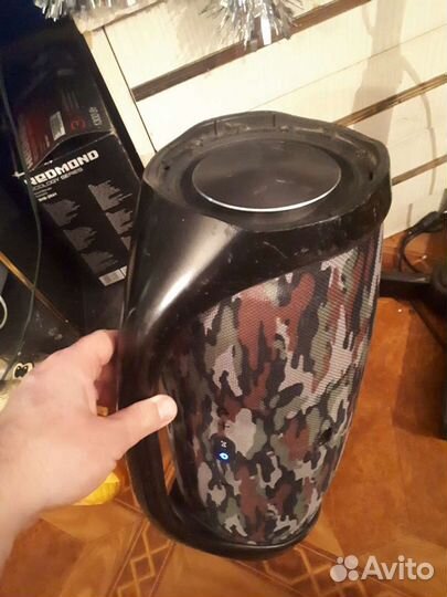 Jbl boombox оригинал внешне есть недочеты,см фото