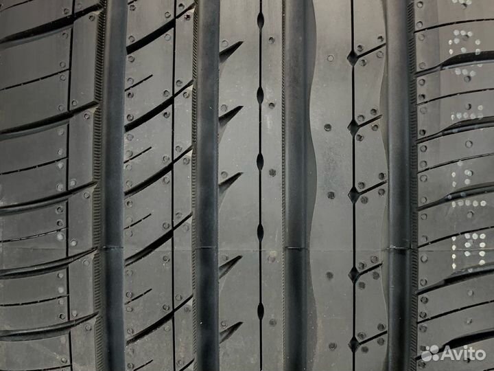 RoadX RXMotion U11 235/35 R18 90Y