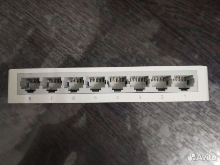Настольный коммутатор tp-link TL-SF1008D