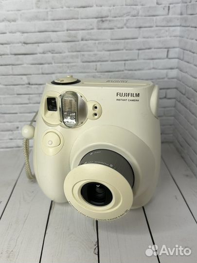 Фотоаппарат instax mini 7s сломан