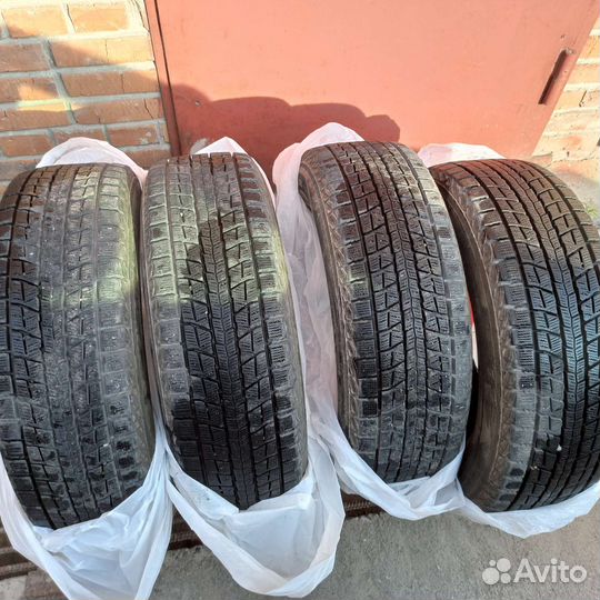 Dunlop Winter Maxx SJ8 225/65 R17