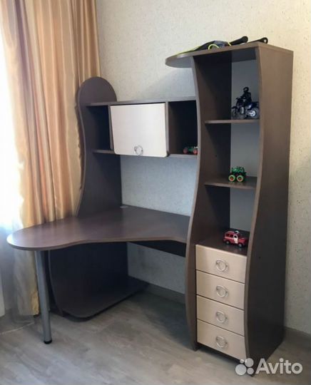 Компьютерный стол