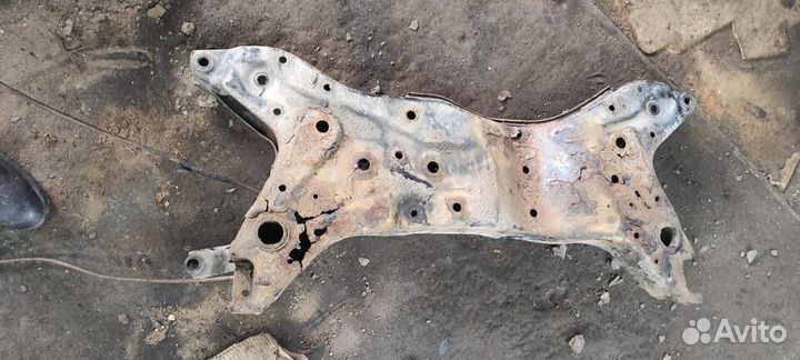 Подрамник Mitsubishi Outlander XL 3.0 4000A022