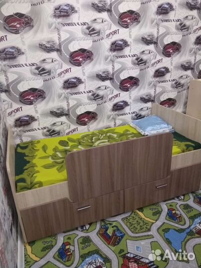 Детская кровать с матрасом