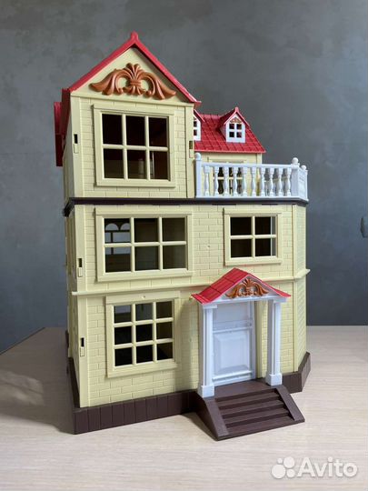 Домик кукольный