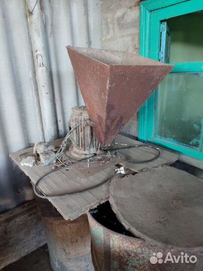 Зернодробилка