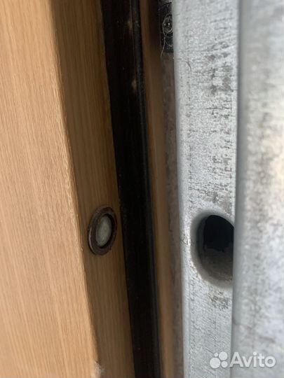 Дверь входная с ригелем супер металл б/у + межкомн