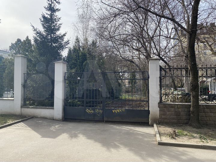 Здание, 1756 м²