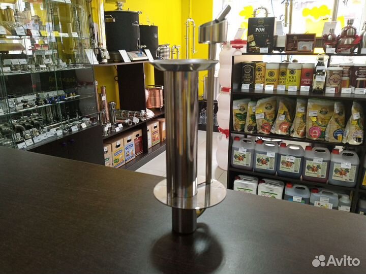 Попугай на банку