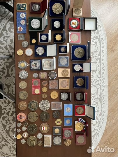 Настольная медаль