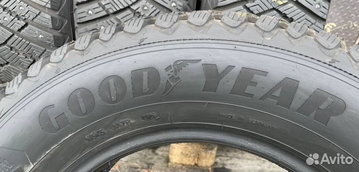 Goodyear UltraGrip Ice Arctic SUV 225/70 R16