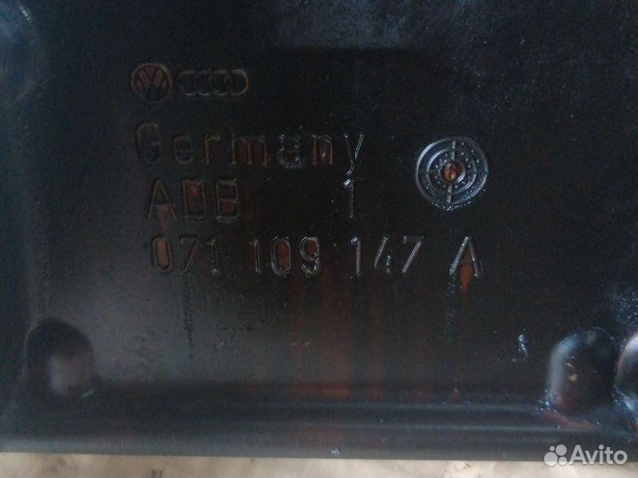 Крышка двигателя AGZ Volkswagen Passat B5, 2.3