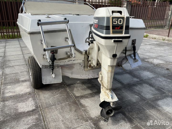 Моторный катер