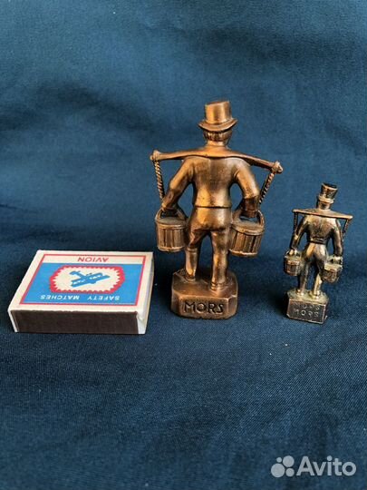 Фигура водоноса бронза