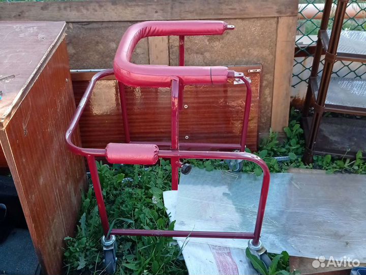 Ходунки для взрослых на колесах