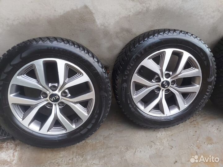 Goodyear UltraGrip Ice SUV 225/60 R17