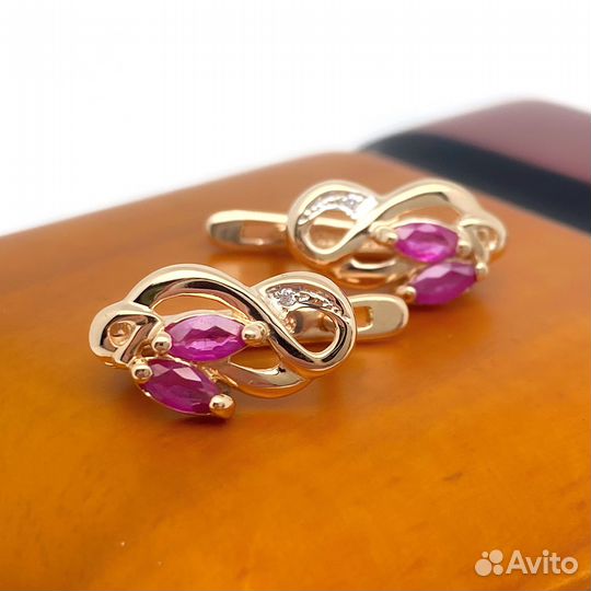 Золотые серьги с камнями 585пр. вес: 3,95гр