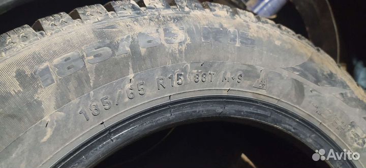 Bridgestone Blizzak Spike-01 185/65 R15