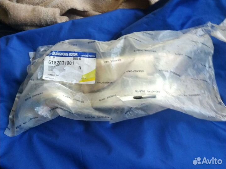 Петля капота правая Ssang Yong Actyon
