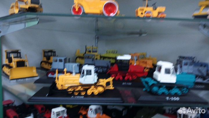 Модели тракторов 1:43