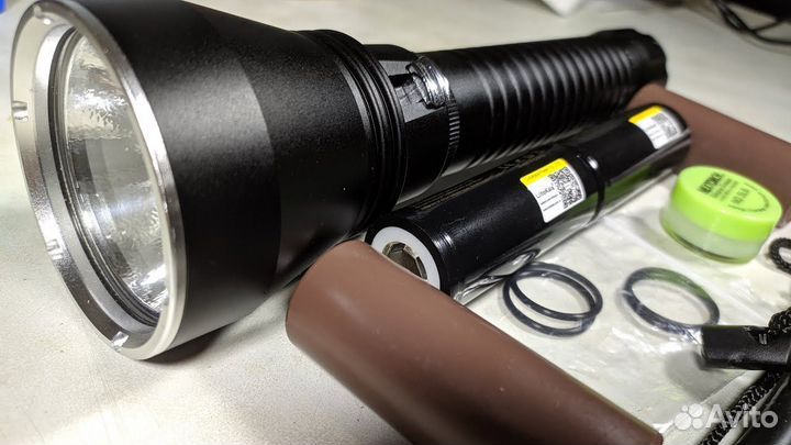 Фонарь D170 подводный scuba brothers 26650