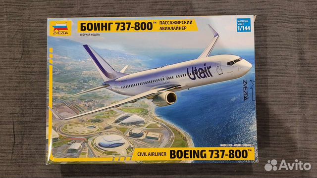 Сборная модель самолета Boeing 737-800 1/144