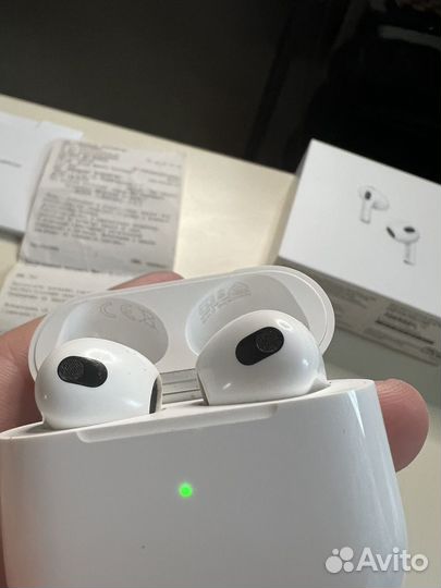 AirPods 3 поколения