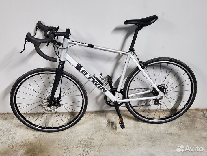 Шоссейный велосипед B'Twin Triban 100