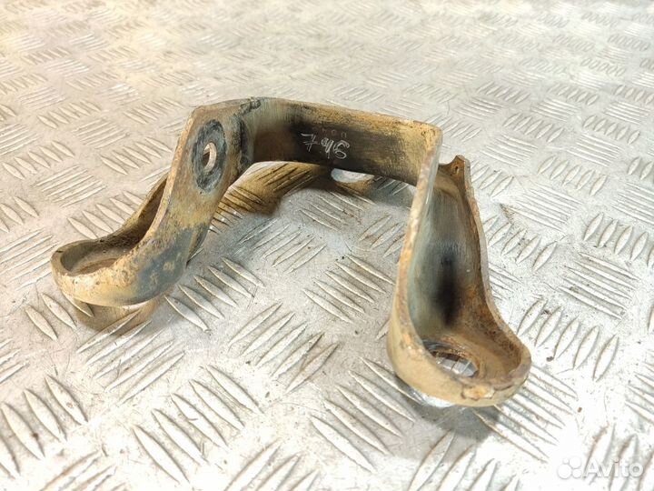 Кронштейн задней балки Opel Astra H