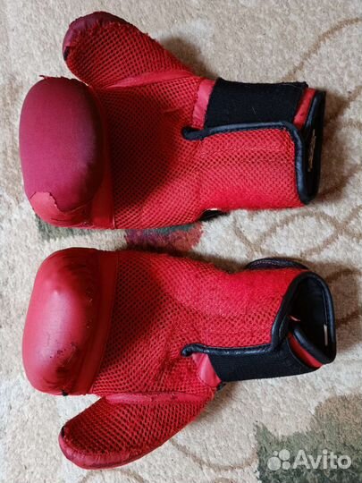 Боксерские перчатки, шлем, бинты