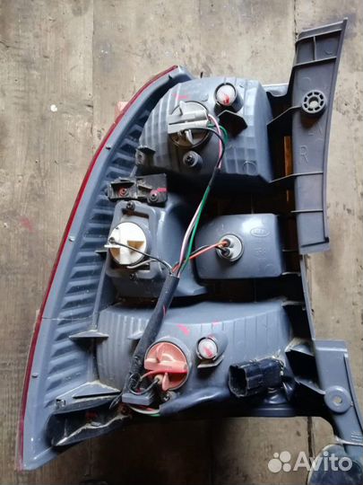 Продам правую фару kia sportage оригинал в сборе