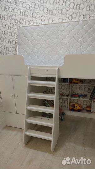 Детская кровать чердак со шкафом Б/У