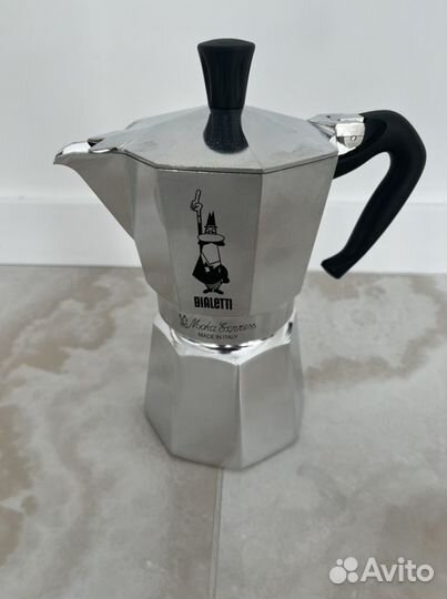 Гейзерная кофеварка Bialetti moka express