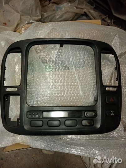 Консоль магнитофона toyota land cruiser 1998