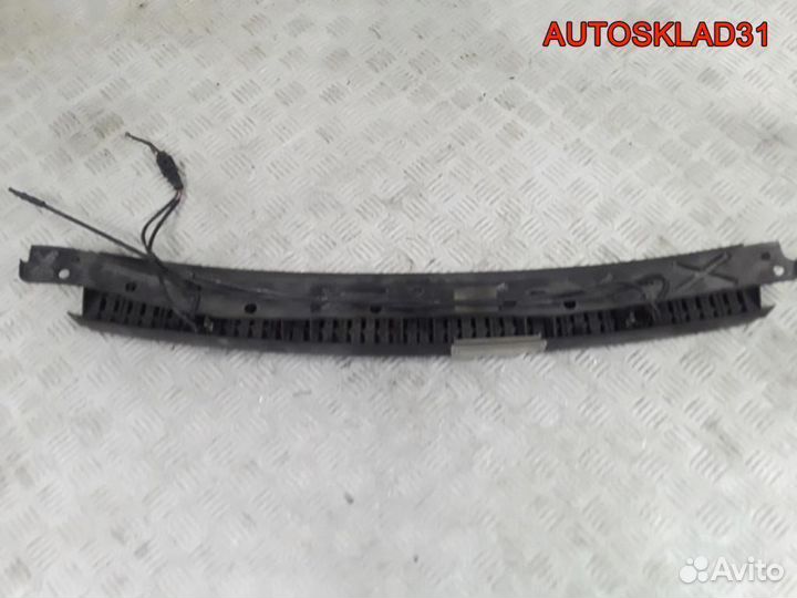 Решетка стеклоочистителя VW Sharan 7M3853185C