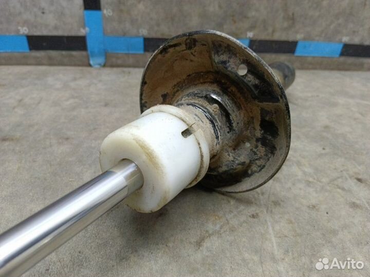 Амортизатор передний левый Volkswagen Golf 6 1.6