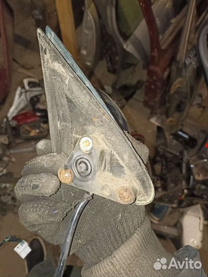 Зеркало левое боковое Mazda 626 94 года