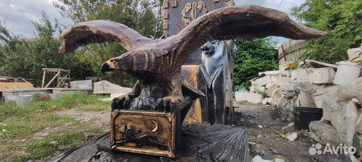 Скульптура медведь 