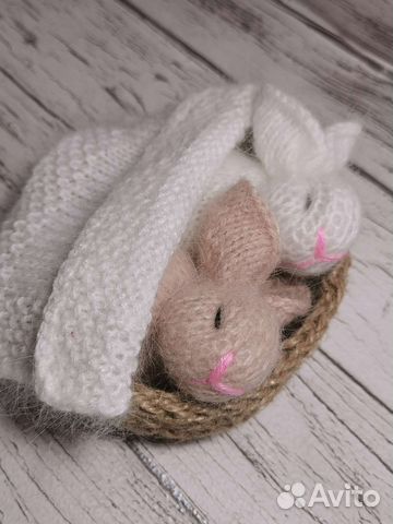 Милые пушистые зайчики