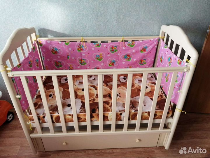 Детская кроватка